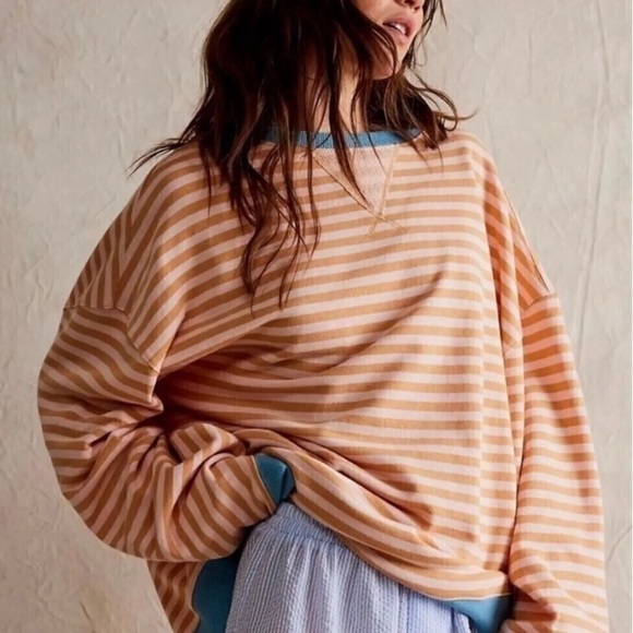 Free People Classic Striped Crew Oversized in Latte Combo NWOT Size Small - Picture 4 of 9